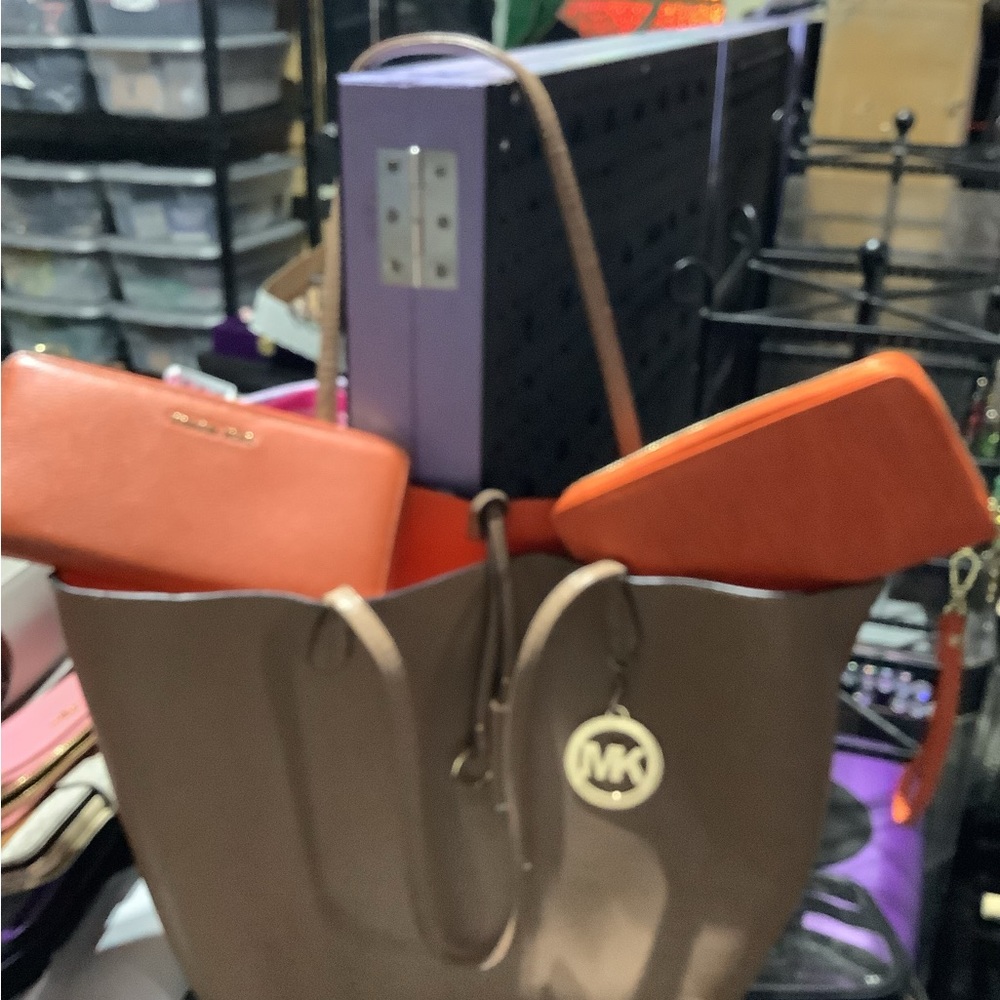 Authentic purses - Picture 10 of 15